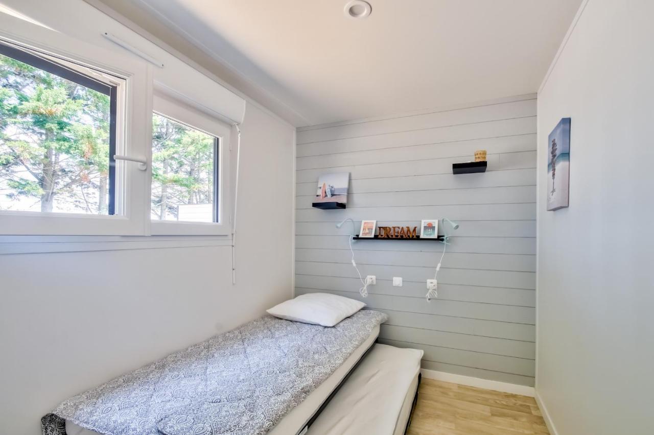 Chalet Pour 8 Dans Residence Avec Piscine Chauffee Бретиньоль-сюр-Мер Экстерьер фото