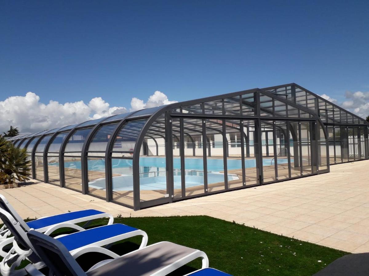 Chalet Pour 8 Dans Residence Avec Piscine Chauffee Бретиньоль-сюр-Мер Экстерьер фото